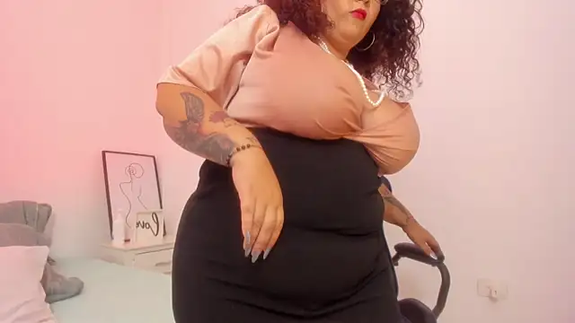 Snapshot of MaraaSweett chatting on 10-21-25, 12:11 MaraaSweett online show from 10-21-25, 12:11