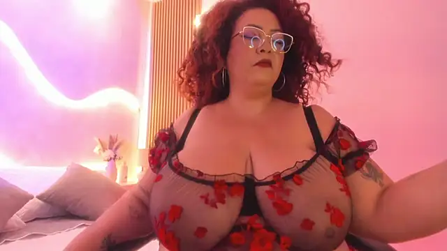 Snapshot of MaraaSweett chatting on 12-19-25, 02:07 MaraaSweett online show from 12-19-25, 02:07