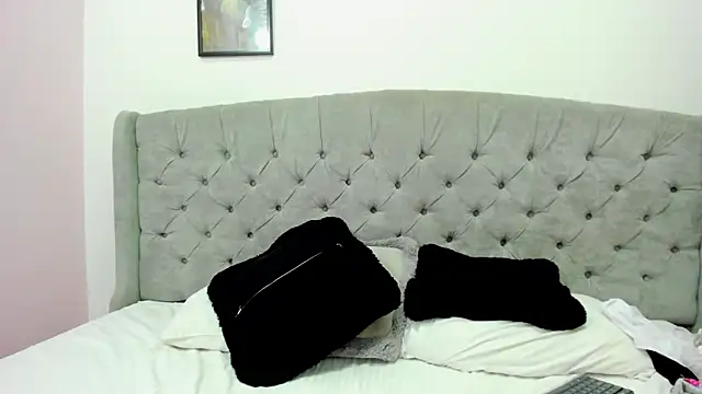 Snapshot of Valesskahall chatting on 12-02-24, 06:21 Valesskahall online show from 12-02-24, 06:21