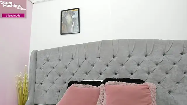 Snapshot of Valesskahall chatting on 09-25-25, 12:09 Valesskahall online show from 09-25-25, 12:09