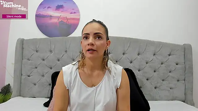 Snapshot of Valesskahall chatting on 11-12-25, 12:16 Valesskahall online show from 11-12-25, 12:16