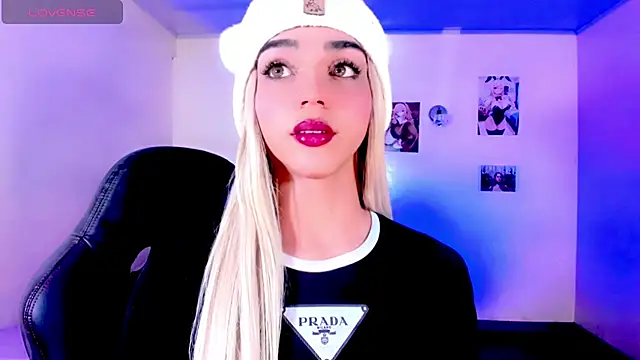 Elissa taylor  online show from 11-17-25, 05:02