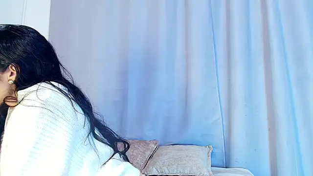 adara johnson   online show from 11-05-25, 11:43