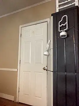 Snapshot of yosparky chatting on 10-15-25, 10:21 yosparky online show from 10-15-25, 10:21