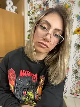 loira messi online show from 06-17-26, 04:59