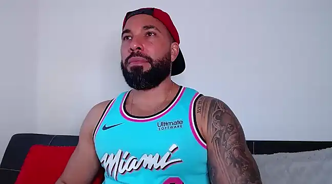 Snapshot of roman_muscle chatting on 12-05-24, 08:55 roman muscle online show from 12-05-24, 08:55