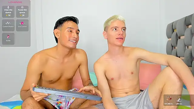 Snapshot of EAT_TWINKS chatting on 12-28-24, 12:56 EAT TWINKS online show from 12-28-24, 12:56