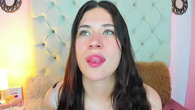 Snapshot of ValeryLovee chatting on 01-10-25, 10:06 ValeryLovee online show from 01-10-25, 10:06