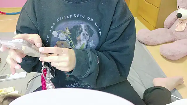 Snapshot of _usya_2525 chatting on 11-13-25, 05:50 usya 2525 online show from 11-13-25, 05:50