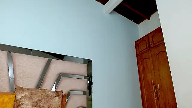 Snapshot of cintia_hills chatting on 01-10-25, 04:54 cintia hills online show from 01-10-25, 04:54