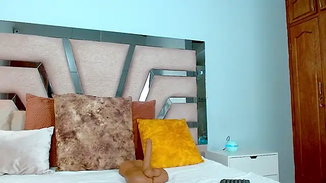 Snapshot of cintia_hills chatting on 01-22-25, 05:26 cintia hills online show from 01-22-25, 05:26