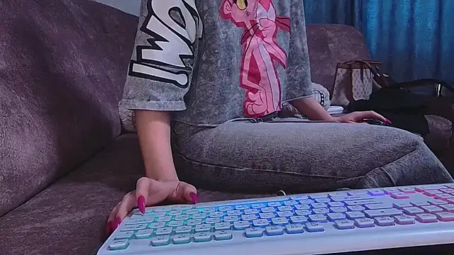 Snapshot of AgnesMillerS chatting on 01-10-25, 09:13 AgnesMillerS online show from 01-10-25, 09:13