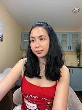 Snapshot of Mile_Madeline chatting on 10-19-25, 08:31 Mile Madeline online show from 10-19-25, 08:31