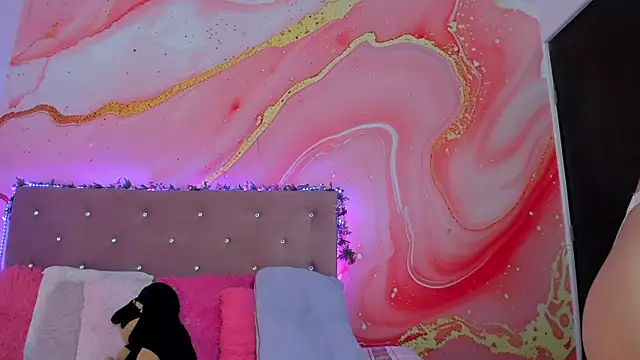 Daisy  rose online show from 01-28-25, 11:06