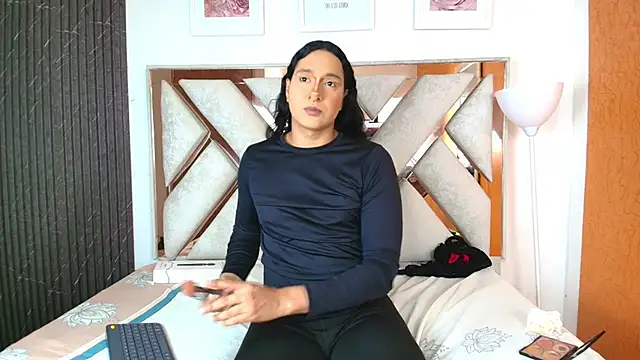 Alison Chan  online show from 11-25-25, 02:28