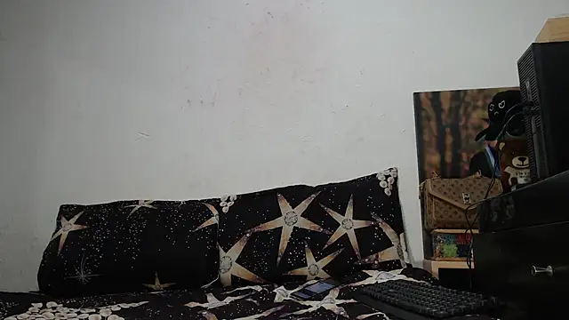 Snapshot of emmily_lee chatting on 01-09-25, 02:22 emmily lee online show from 01-09-25, 02:22