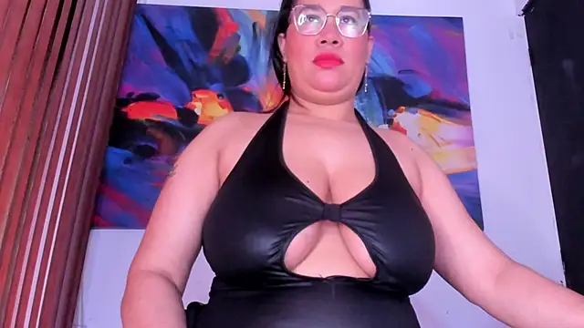 Snapshot of alondrabigtits chatting on 06-05-26, 11:49 alondrabigtits online show from 06-05-26, 11:49