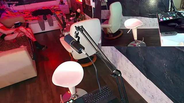 Doggyray44 online show from 12-21-24, 07:27