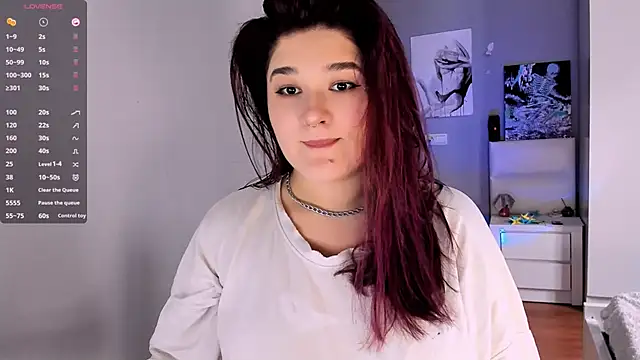 Snapshot of July_Slowdive chatting on 12-18-24, 12:18 July Slowdive online show from 12-18-24, 12:18