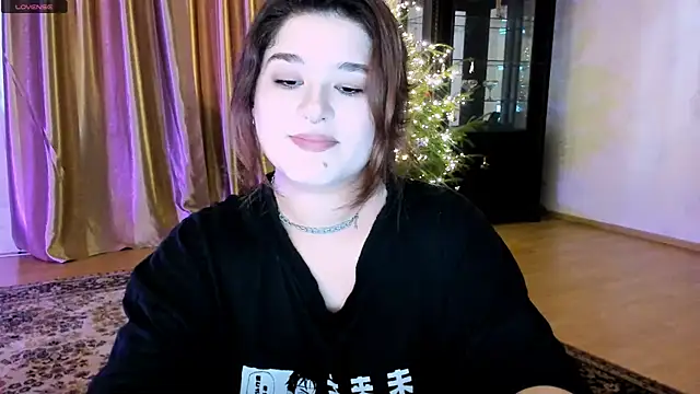 Snapshot of July_Slowdive chatting on 01-14-25, 11:42 July Slowdive online show from 01-14-25, 11:42