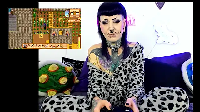 Snapshot of Purple_Coffin666 chatting on 05-12-26, 11:40 Purple Coffin666 online show from 05-12-26, 11:40