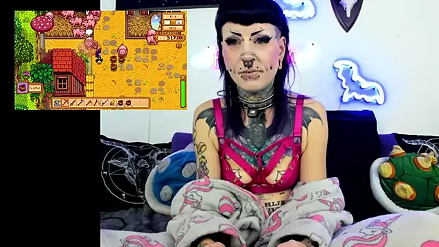 Snapshot of Purple_Coffin666 chatting on 05-16-26, 11:31 Purple Coffin666 online show from 05-16-26, 11:31