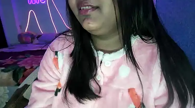 Snapshot of expression_queen chatting on 12-03-24, 05:23 expression queen online show from 12-03-24, 05:23