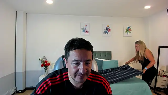 Sam and molly  online show from 02-11-25, 09:03