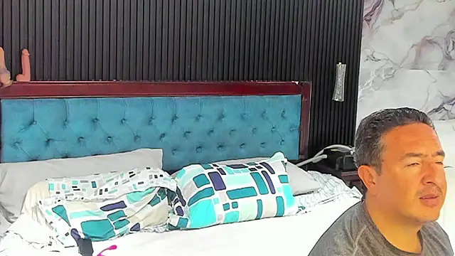 Sam and molly  online show from 10-08-25, 08:06