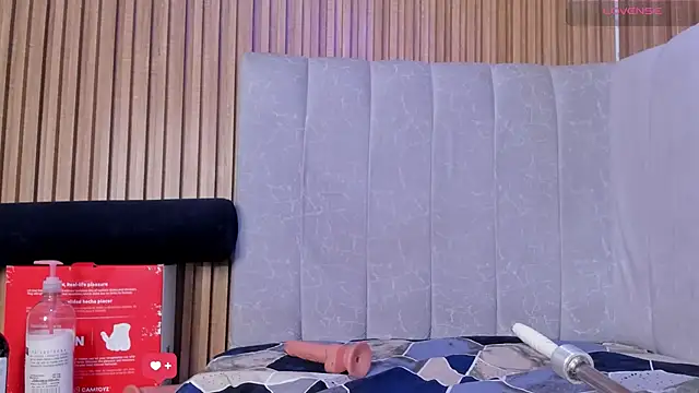 celeste jhons online show from 10-18-25, 06:08