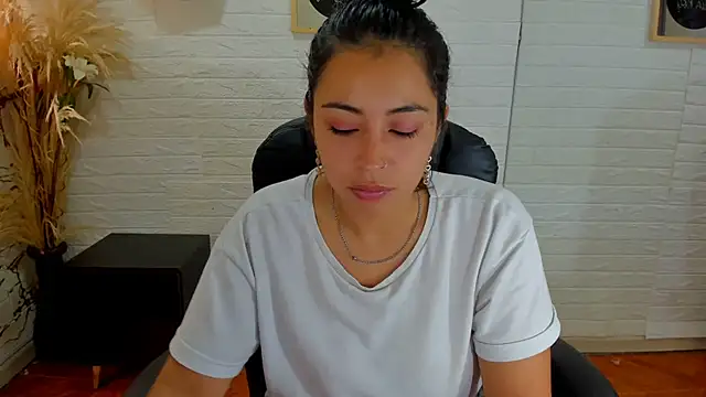 Aisha 09 online show from 03-07-25, 02:56