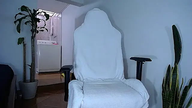 diamond black00 online show from 02-04-25, 06:49