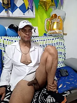 latinmartin73 online show from 10-05-25, 02:37