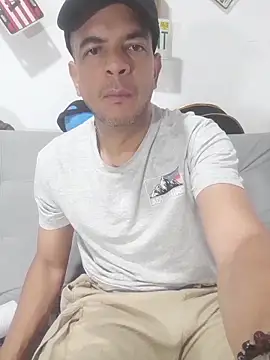 latinmartin73 online show from 11-17-25, 02:39