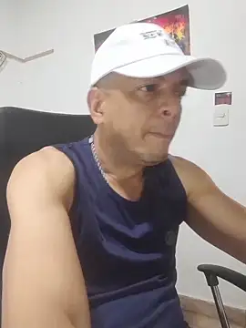 latinmartin73 online show from 11-18-25, 08:02