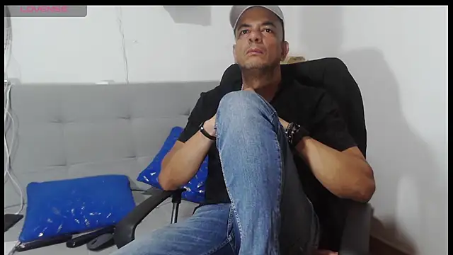 latinmartin73 online show from 05-17-26, 03:26