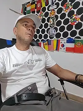 Snapshot of latinmartin73 chatting on 06-27-26, 07:41 latinmartin73 online show from 06-27-26, 07:41