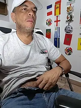 Snapshot of latinmartin73 chatting on 06-29-26, 04:41 latinmartin73 online show from 06-29-26, 04:41