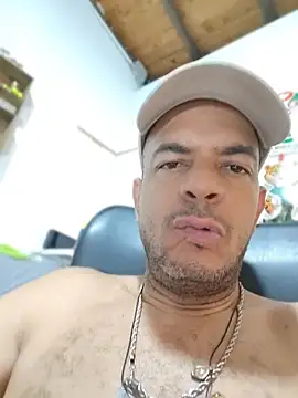 Snapshot of latinmartin73 chatting on 06-30-26, 04:46 latinmartin73 online show from 06-30-26, 04:46