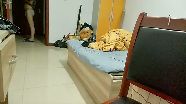 huzi518 online show from 09-17-25, 03:46