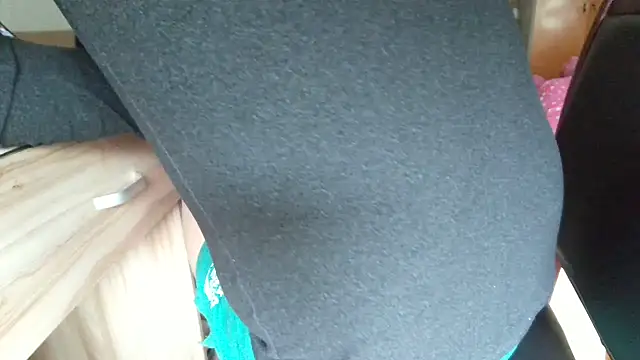 huzi518 online show from 04-05-26, 05:26