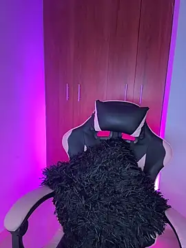 miakhalifaaa  online show from 02-11-26, 10:04