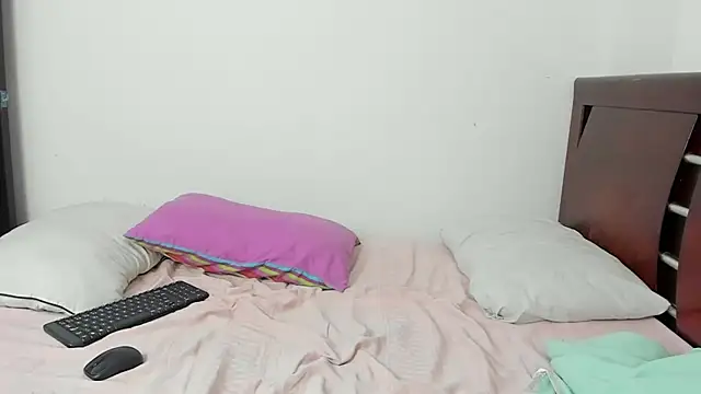 Snapshot of ashvsterry chatting on 12-15-24, 06:18 ashvsterry online show from 12-15-24, 06:18