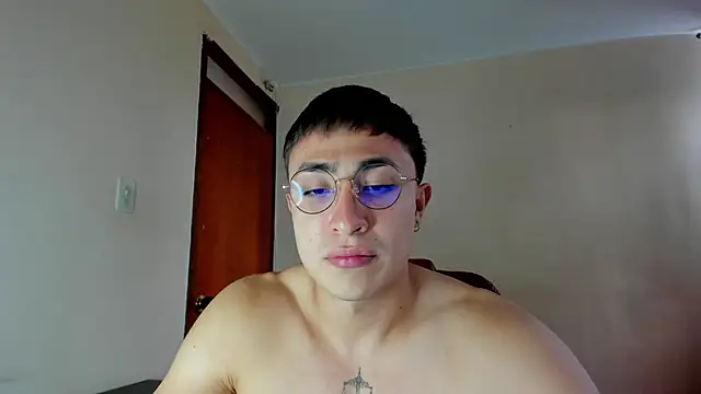 Leoknight online show from 02-06-25, 08:56