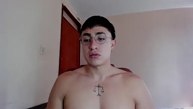 Leoknight online show from 03-09-25, 07:37