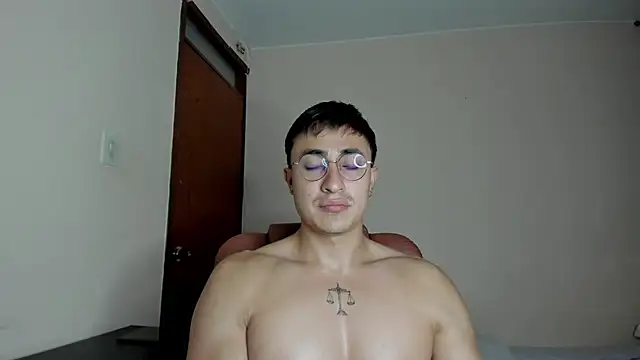 Leoknight online show from 03-18-25, 12:38