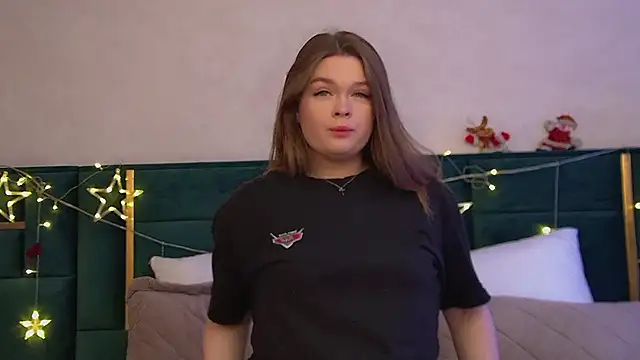 CrystalLyons online show from 12-18-25, 06:19