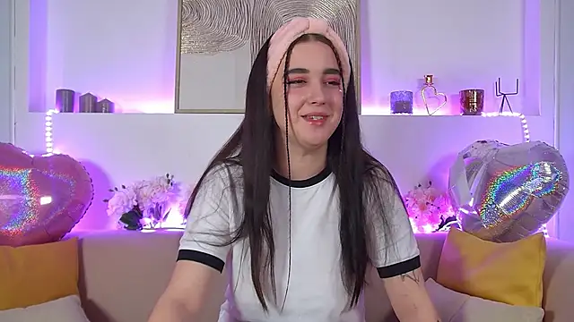 ChristinaMilton online show from 02-13-25, 09:38