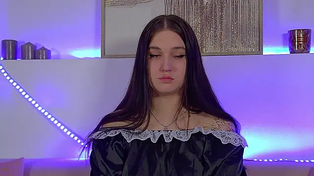 ChristinaMilton online show from 02-25-25, 06:53