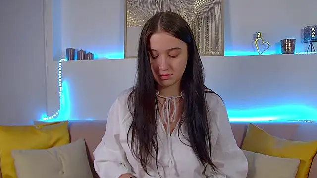 ChristinaMilton online show from 03-07-25, 06:11